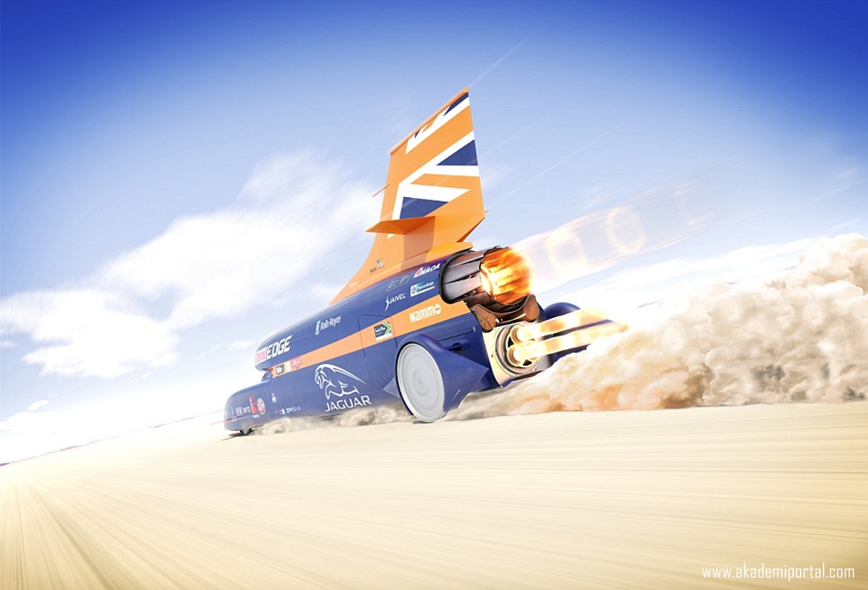 Bloodhound SSC on tour! Supersonic car makes it world debut in London ahead of its 1,000mph record-breaking run