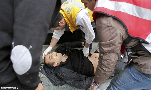 Four dead and 20 wounded as 'suicide bomber targets tourist shopping area' in Istanbul Four dead and 20 wounded as 'suicide bomber targets tourist shopping area' in Istanbul