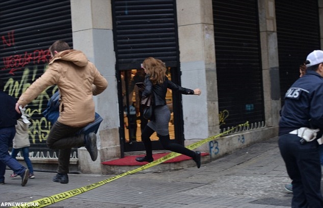 Four dead and 20 wounded as 'suicide bomber targets tourist shopping area' in Istanbul Four dead and 20 wounded as 'suicide bomber targets tourist shopping area' in Istanbul