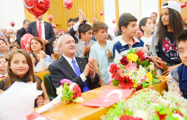 Çocuk Hakları İhlalleri ve Cinsel İstismarlar Gölgesinde 23 Nisan Çocuk Hakları İhlalleri ve Cinsel İstismarlar Gölgesinde 23 Nisan