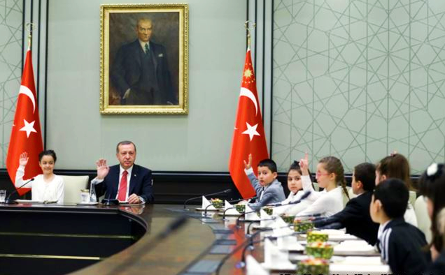 Çocuk Hakları İhlalleri ve Cinsel İstismarlar Gölgesinde 23 Nisan Çocuk Hakları İhlalleri ve Cinsel İstismarlar Gölgesinde 23 Nisan
