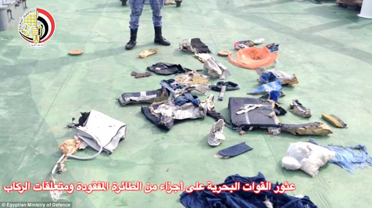 Düşen EgyptAir uçağına dair gelişmeler enkazdan geriye kalan görüntüler