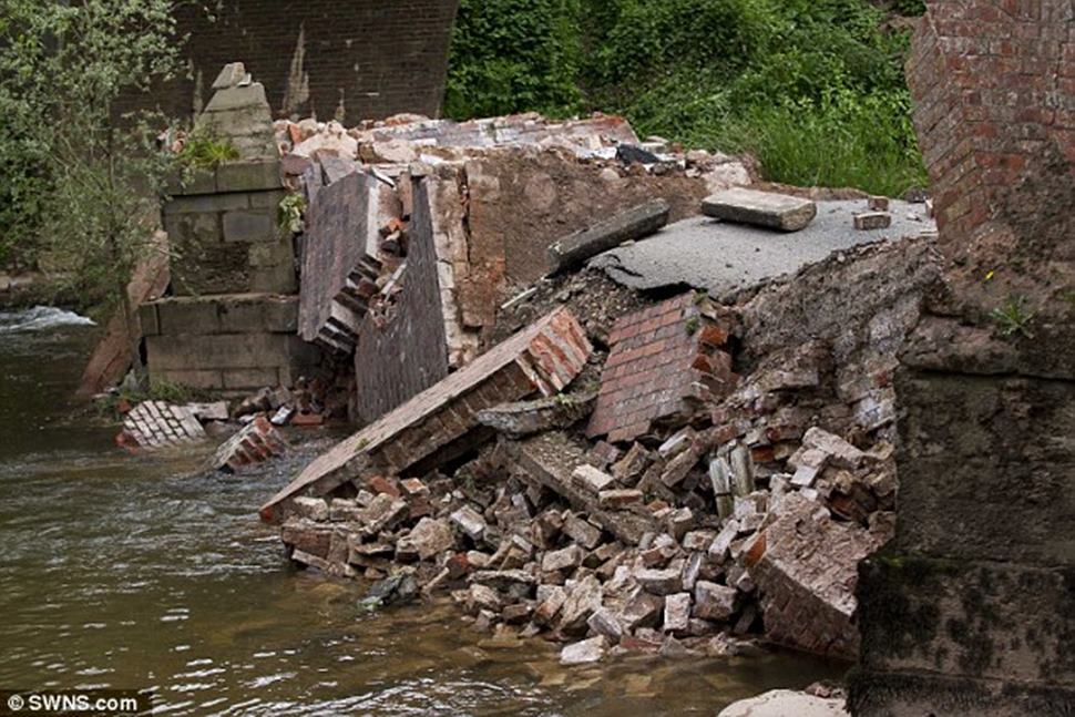 Drone captures collapsed 18th century Eastham Bridge Drone captures collapsed 18th century Eastham Bridge