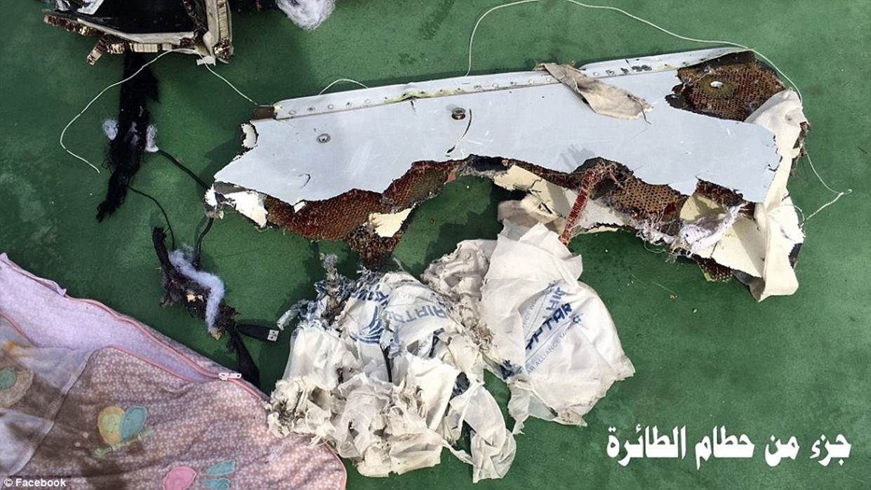 Düşen EgyptAir uçağına dair gelişmeler enkazdan geriye kalan görüntüler