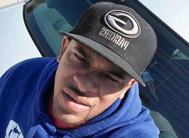 Terrifying moment a Chicago 'gang member', 28, unwittingly streams his own shooting death on Facebook