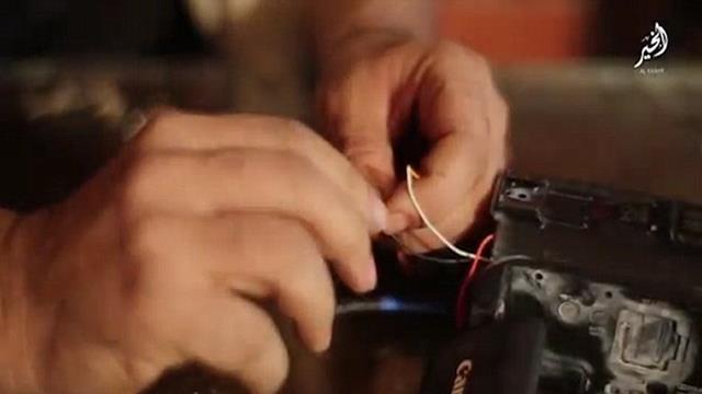 ISIS fanatics blow up journalists by packing ISIS fanatics blow up journalists by packing