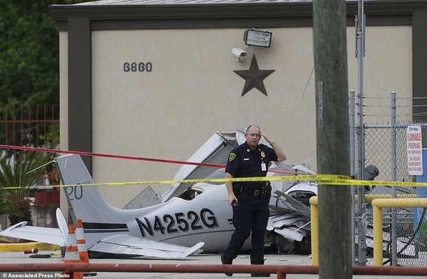 Small aircraft crashes into Los Angeles town house killing two