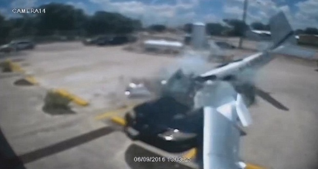 Small aircraft crashes into Los Angeles town house killing two