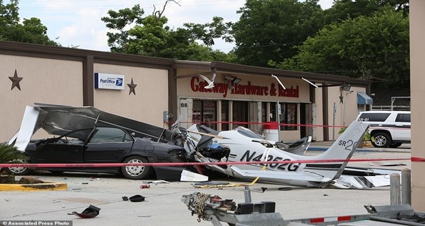 Small aircraft crashes into Los Angeles town house killing two