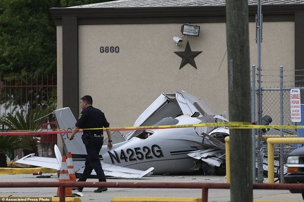 Small aircraft crashes into Los Angeles town house killing two