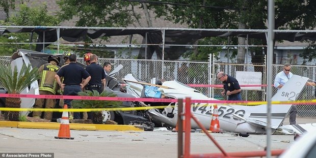 Small aircraft crashes into Los Angeles town house killing two