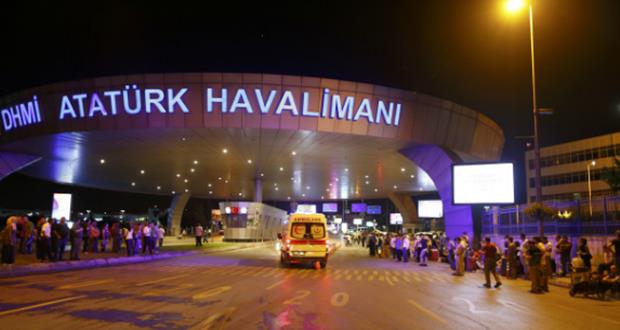 İstanbul Atatürk havalimanı'nda Canlı bomba saldırısı