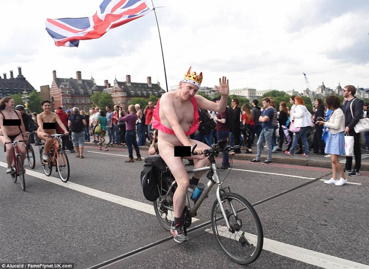 Watch: Hundreds of cyclists ride naked through London in protest against car culture