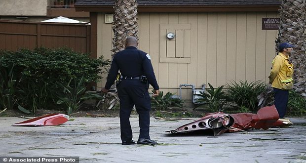 Small aircraft crashes into Los Angeles town house killing two