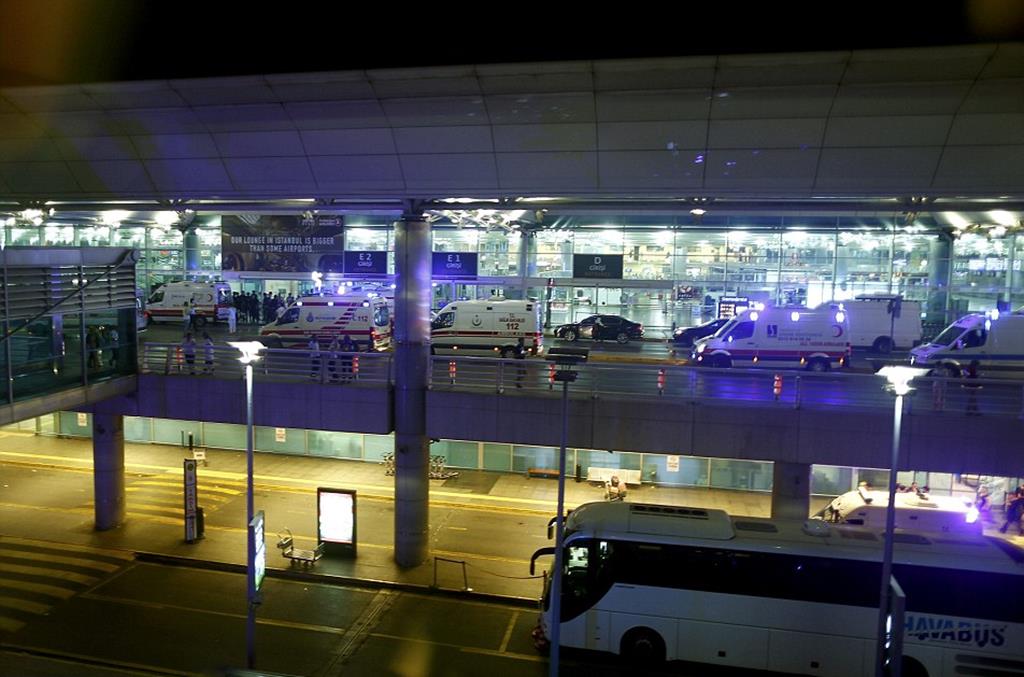 Terrör İn Turkey: Terrorist Attacks And Video Details For İstanbul Ataturk Airport