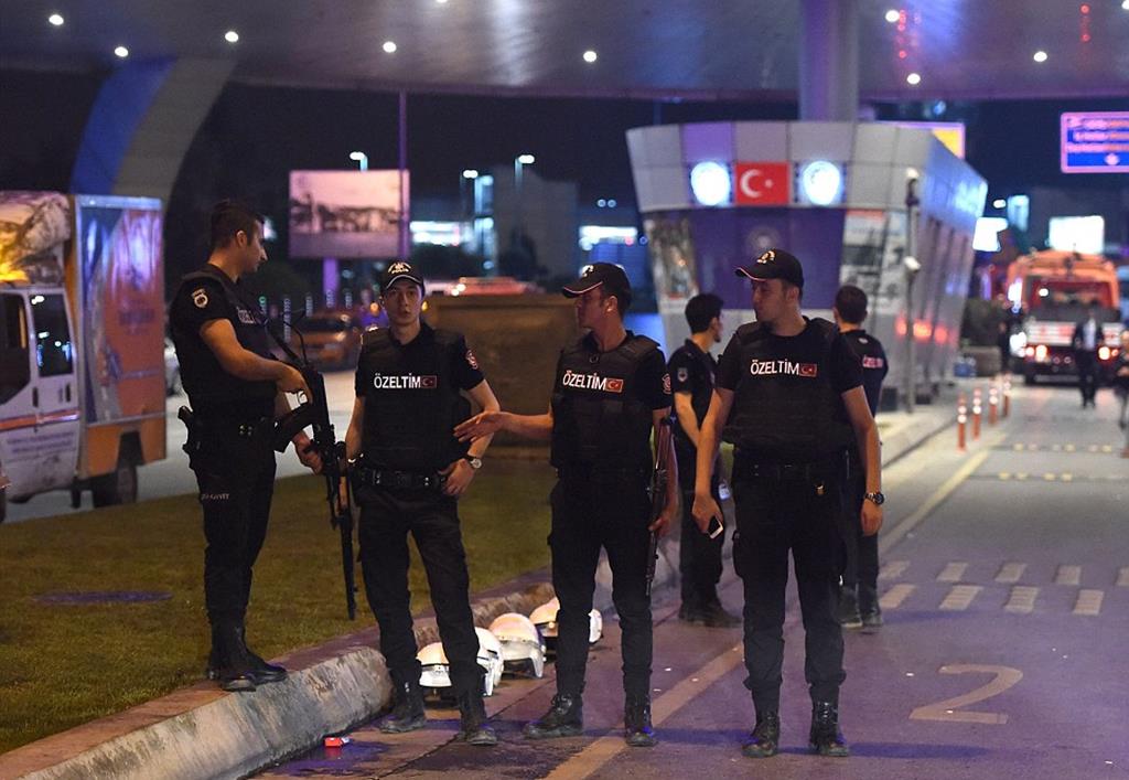 Terrör İn Turkey: Terrorist Attacks And Video Details For İstanbul Ataturk Airport