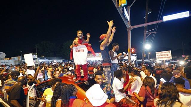 'Would this have happened if the passengers were white? I don't think so: Minnesota governor decries police racism after cop shoots dead black man in his car