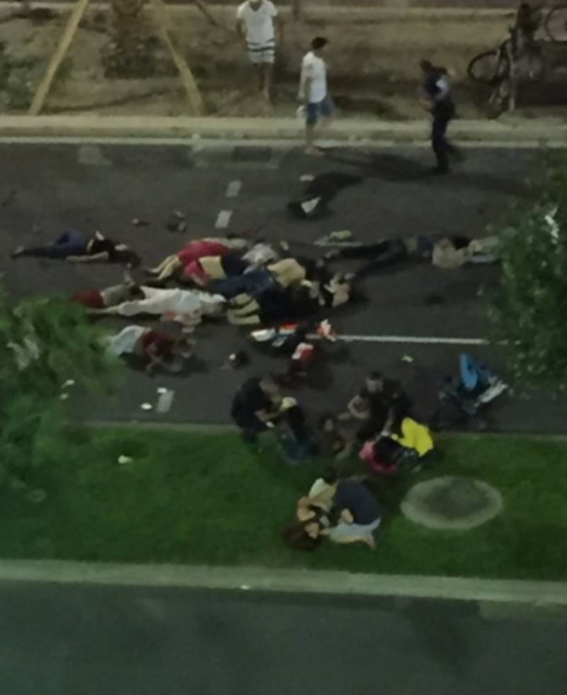 BREAKING NEWS: 'Omg terrorist attack' Panicked onlooker films crowds running