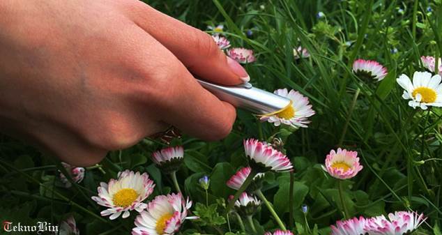 Move over Bic: Futuristic 'Cronzy' pen lets you write in 16 MILLION colours