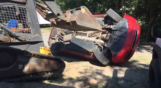 Shocking footage shows: Angry father scattered the horrors