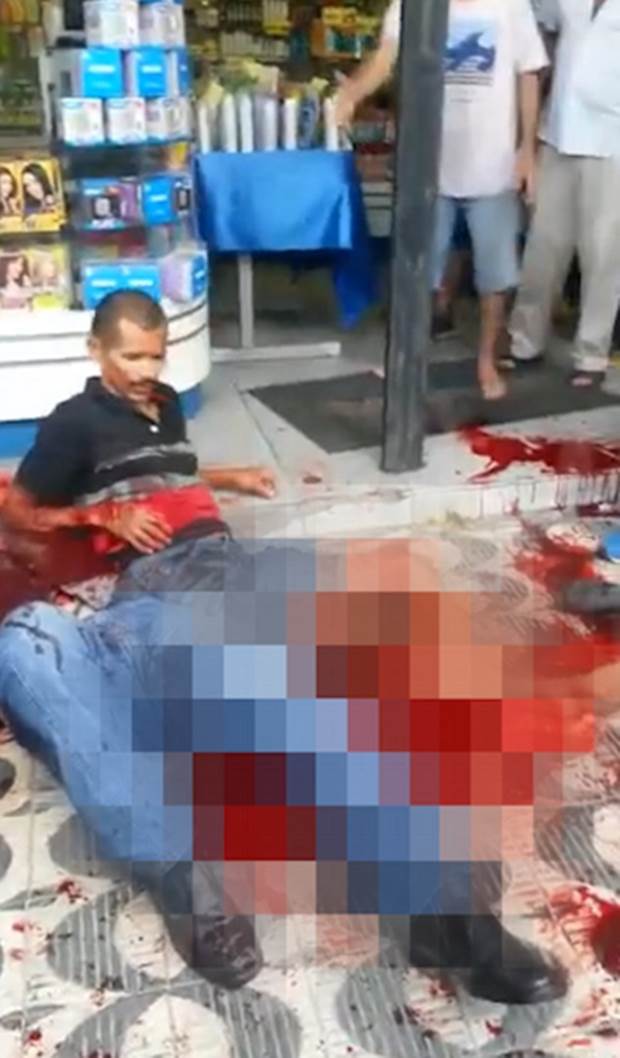 Shocking video: Cop pulls out knife on fellow policeman thinking he's a robber