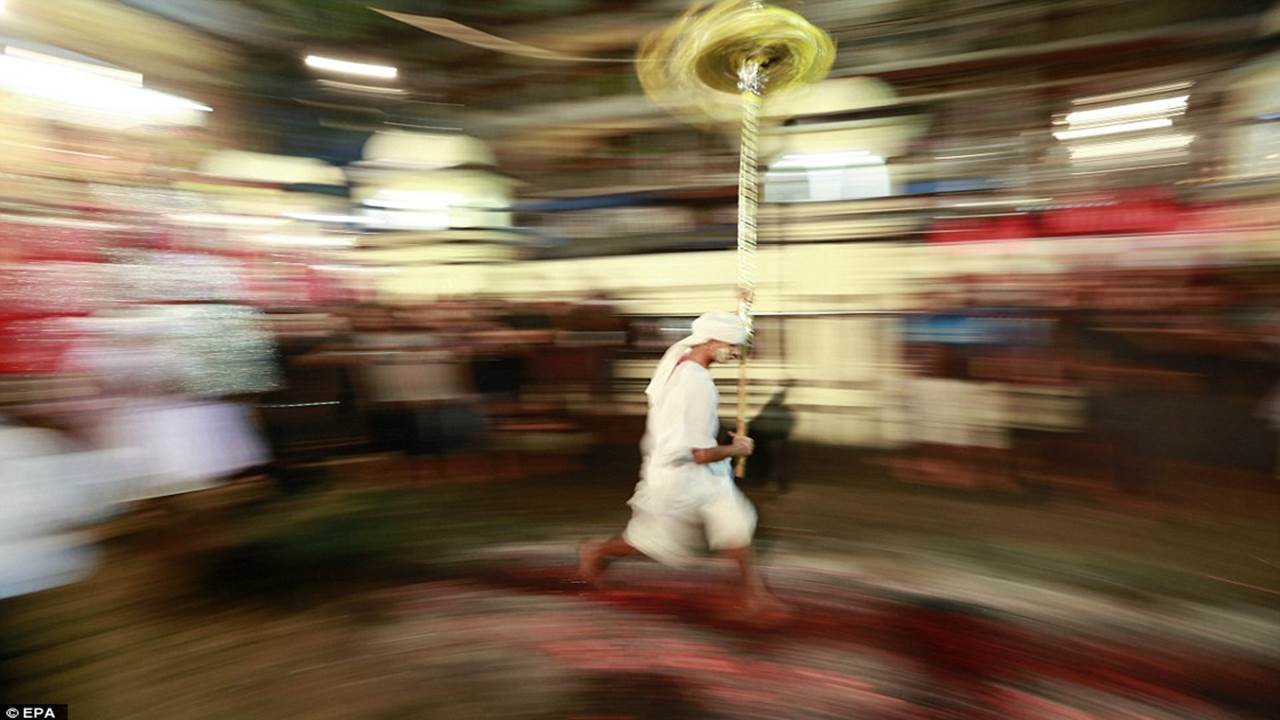 Latest Headlines: Millions of Shi'ite Muslims take part in self-flagellation for Ashura