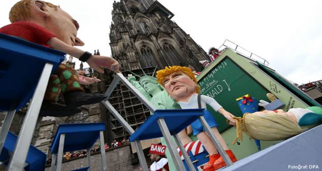 Fotoğraflarla: Alman Karnavalı Düsseldorf geçit töreni