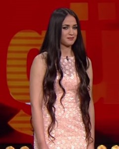 Mutlu Kaya, yarışmada, şarkıcı Sibel Can'ın ekibinde yer alıyordu