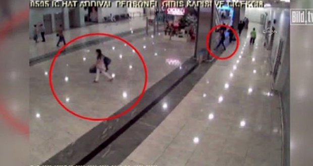 Cani anne Havalimanında 370 Euro'ya bebeğini sattı Cani anne Havalimanında 370 Euro'ya bebeğini sattı