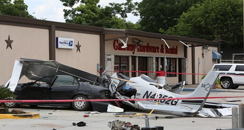 Small aircraft crashes into Los Angeles town house killing two