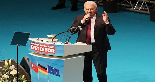 Hollanda krizi, kabinede çatlak mı yarattı?