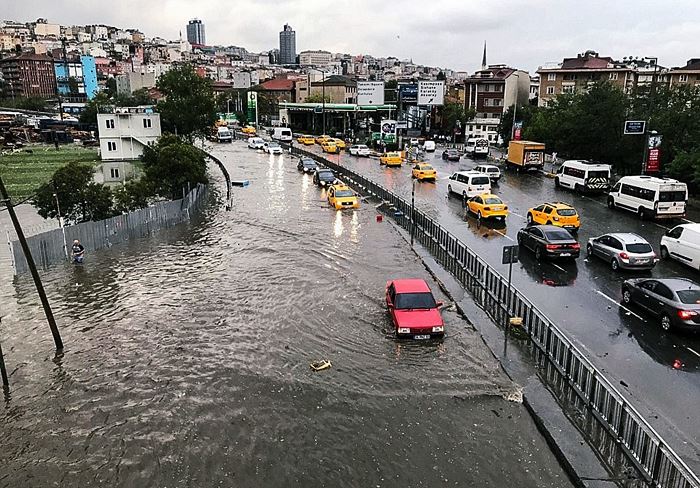 Scenes as storms in Istanbul leave cars stranded in flood