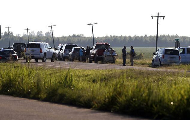 Military plane crash kills at least 16 in Mississippi: Video