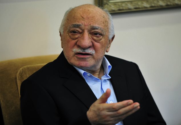 Türkiye'den Fethullah Gülen okullarının kapatılması için baskı