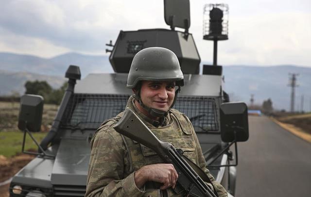 Afrin: Zeytin Dalı Harekâtı'nın ikinci gününde kara operasyonu