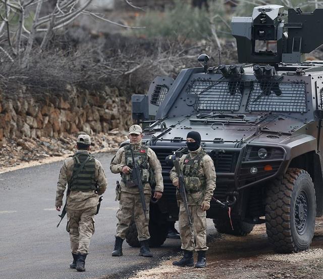 Afrin: Zeytin Dalı Harekâtı'nın ikinci gününde kara operasyonu
