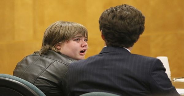 Father of three girls molested by Nassar tries to attack doctor- Video