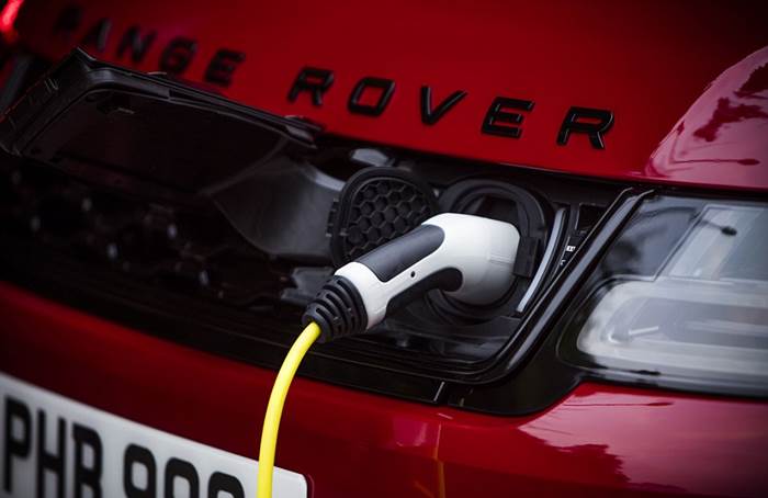 Range Rovers new hybrid tackles Chinas Tianmen Mountain Video