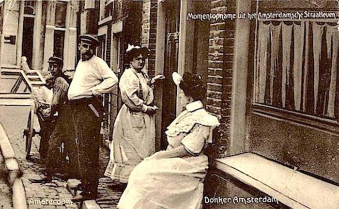 Library Archive: The dawn of Amsterdam's red light district 