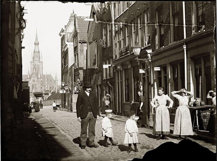 Library Archive: The dawn of Amsterdam's red light district 