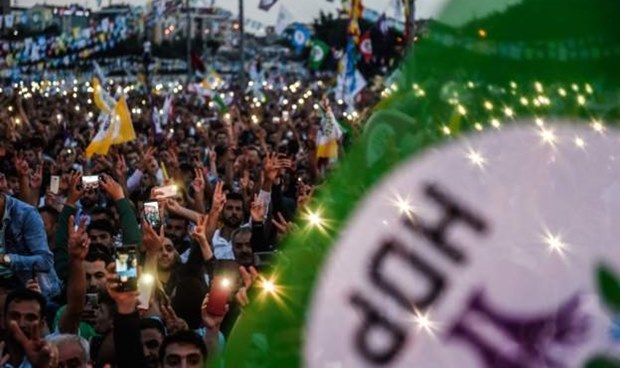 Canlı Anlatım: Adım Adım Seçim Sonuçları Yorumlar-Eleştiriler Canlı Anlatım: Adım Adım Seçim Sonuçları Yorumlar-Eleştiriler