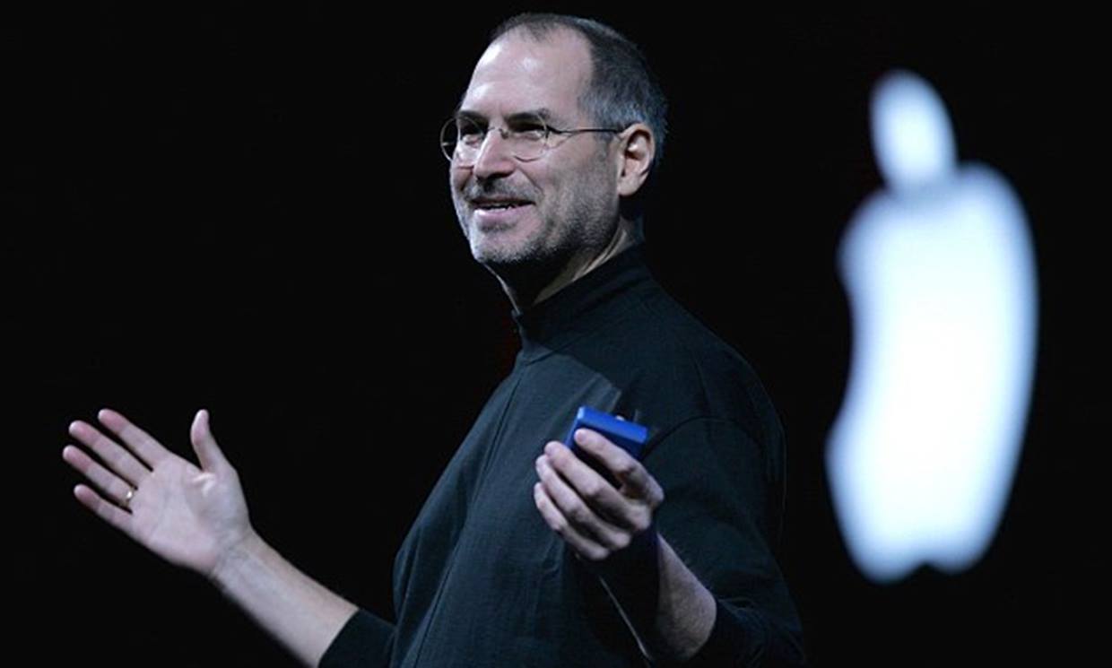 Steve Jobs Told Daughter Smelled Like Toilet Writes New Memoir (AP) Steve Jobs Told Daughter Smelled Like Toilet Writes New Memoir (AP)