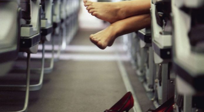 Uçakta koku saçmamak için hostesler yolculara ne öneriyor?