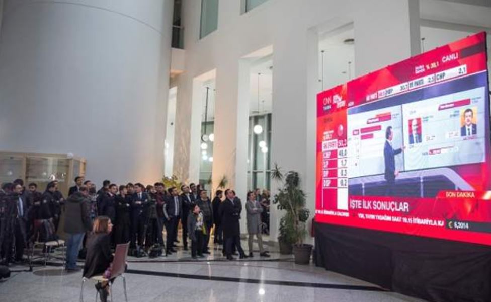 CHP: Ekrem İmamoğlu mazbatasını 16:00'da alacak CHP: Ekrem İmamoğlu mazbatasını 16:00'da alacak