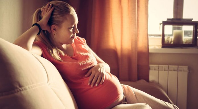 Doğum sonrası stres bozukluğu: PTSD riski ne zaman artıyor?