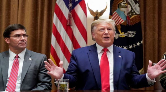Donald Trump’ın Türkiye’ye yönelik tehditlerinin ardından Dolar 5,83 yükseldi Donald Trump'ın Türkiye'ye yönelik tehditlerinin ardından Dolar 5,83 yükseldi