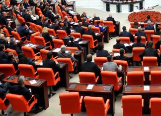 Çoklu baro sistemi teklifi Adalet Komisyonu'nda kabul edildi