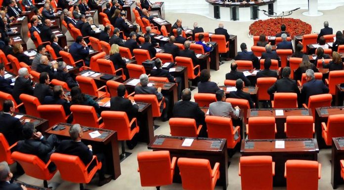 Çoklu baro sistemi teklifi Adalet Komisyonu’nda kabul edildi Çoklu baro sistemi teklifi Adalet Komisyonu'nda kabul edildi