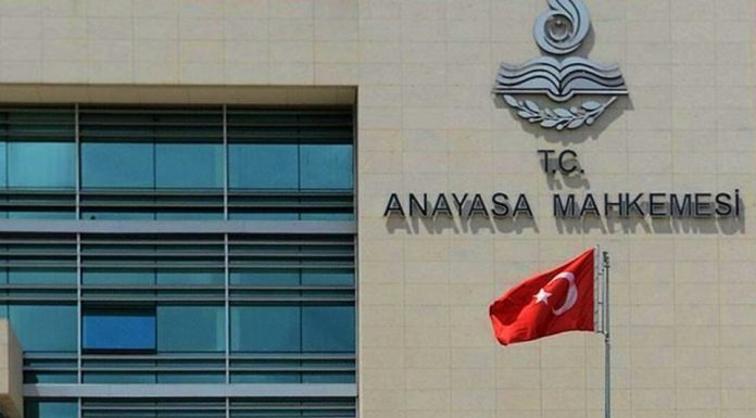 AYM “çoklu baro” düzenlemesinin iptal başvurusunu reddetti AYM "çoklu baro" düzenlemesinin iptal başvurusunu reddetti