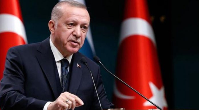 Hafta sonları belirli saatlerde sokağa çıkma yasağı getirildi Hafta sonları belirli saatlerde sokağa çıkma yasağı getirildi